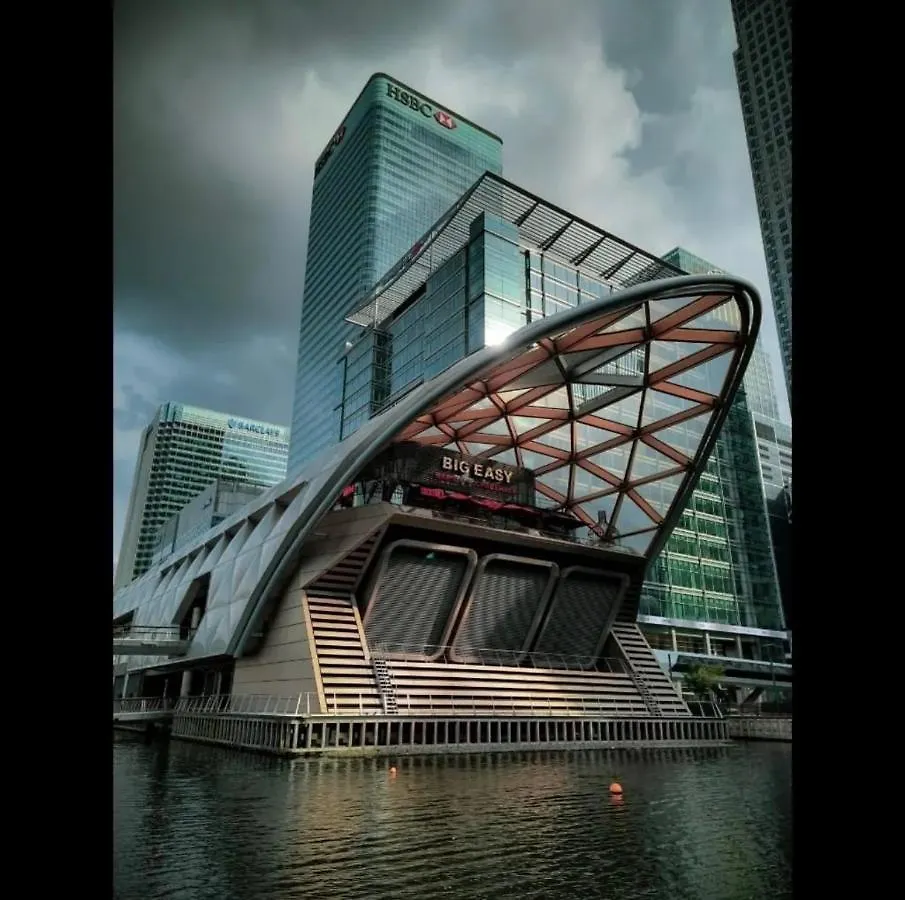 City Waterfront Apartments Londen