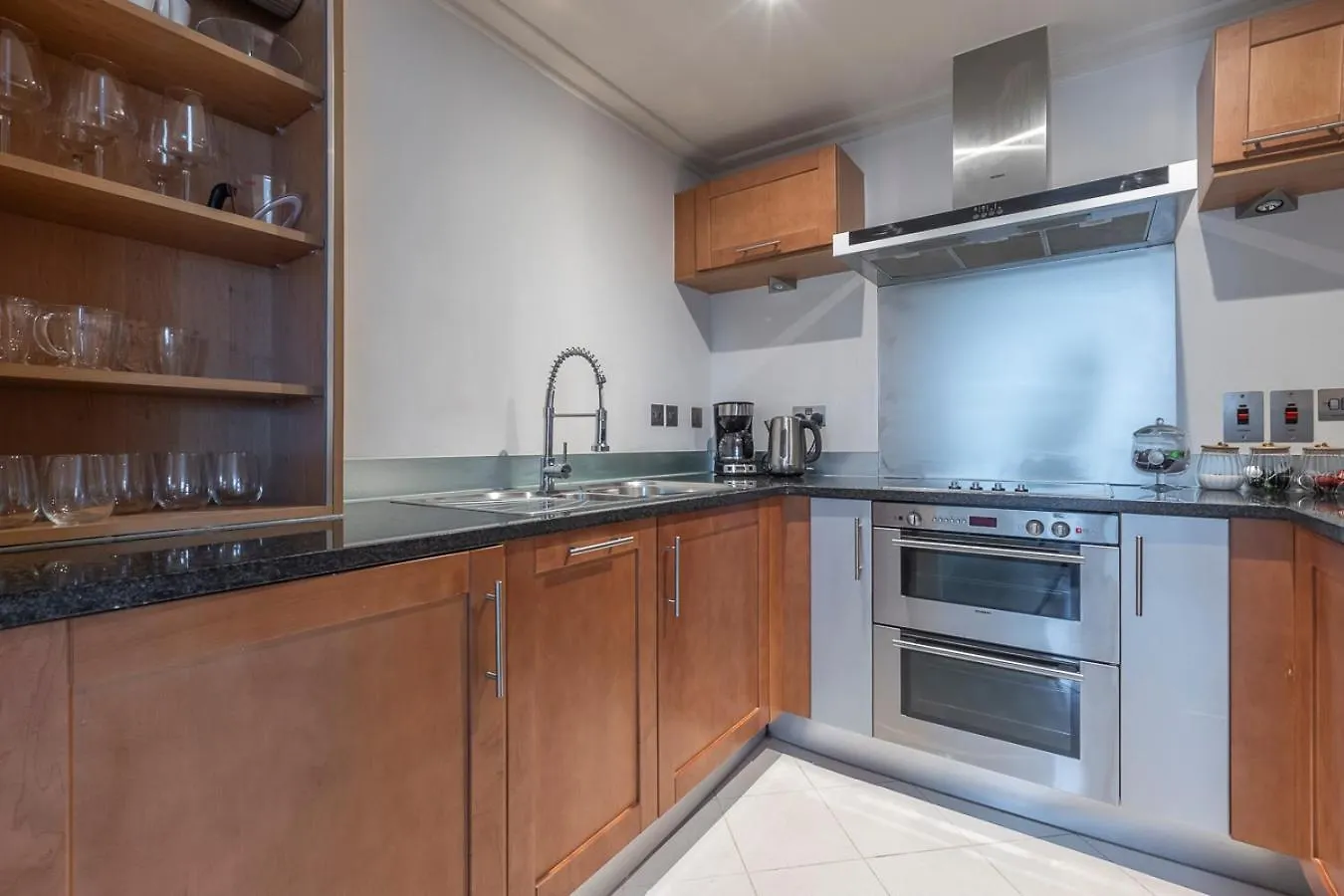 City Waterfront Apartments Londen