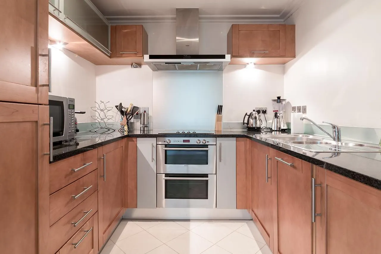City Waterfront Apartments Londen